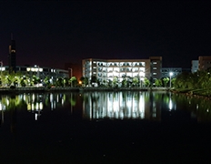 城东校区夜景湖景