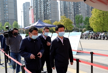 市委书记杨雪峰视察东中